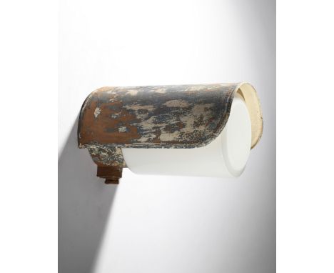 Paavo Tynell, Taito Oy, outdoor Wall Lamp Model 7307Paavo&nbsp;TynellTaito OyAußenwandleuchte Modell 7307. Lackiertes Metall,
