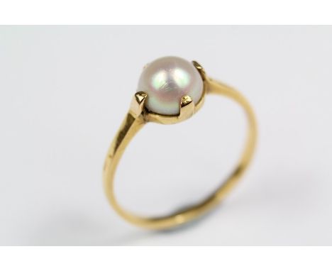 An Antique 18ct Pearl Ring, the pearl approx 6 mm, size Q, approx 2.5 gms.