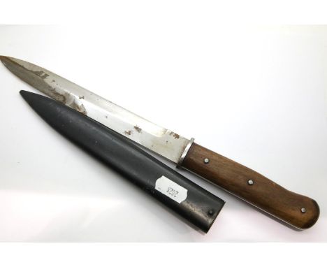 German Imperial WWI type trench dagger with steel scabbard, blade L: 18 cm. P&amp;P Group 2 (£18+VAT for the first lot and £2