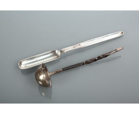EARLY 19TH CENTURY IRISH SILVER MARROW SPOON maker William Cummins, engraved with a crest, Dublin 1827, approximately 61g, 22