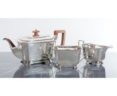 EDWARDIAN SILVER TEA SERVICE maker Harrison Brothers and Howson, of rectangular form, Sheffield 1935, approximately 1172g, te