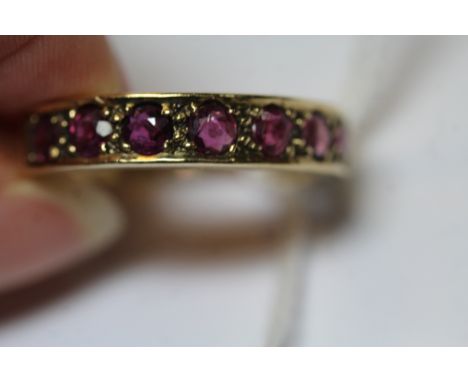 9ct Ruby Ring 3.5g