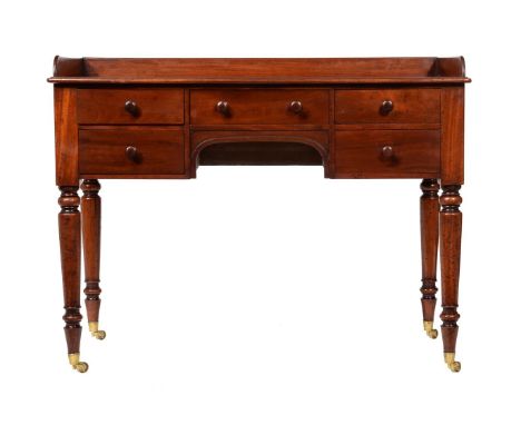 A William IV mahogany dressing table, circa 1835, in the manner of Gillows, 81cm high, 106cm wide, 54cm deep Condition Report