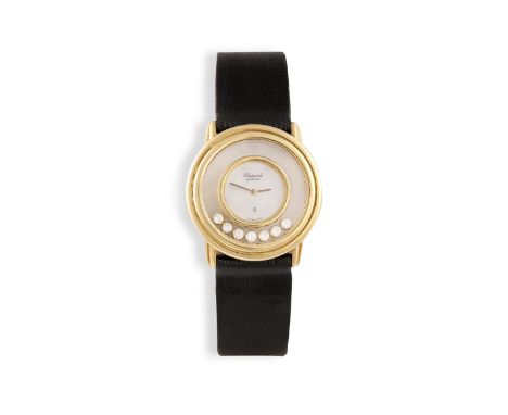 AN 18K GOLD 'HAPPY DIAMOND' WRISTWATCH, BY CHOPARDThe 4-jewelled ETA Cal-201001 quartz movement , white dial with gilt pointe