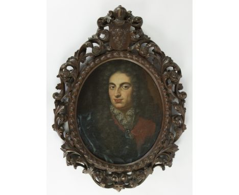 18th century Gentleman's portrait, oil on canvas, in sculpted frame with coat of arms18e eeuw Herenportret, olie op doek, in 