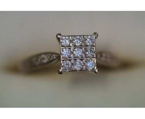 9ct Gold ring set with diamonds - diamonds 0.33 Size N