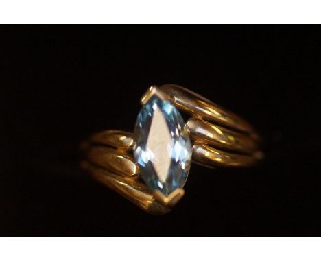 9ct Gold ring set with aquamarine Size N