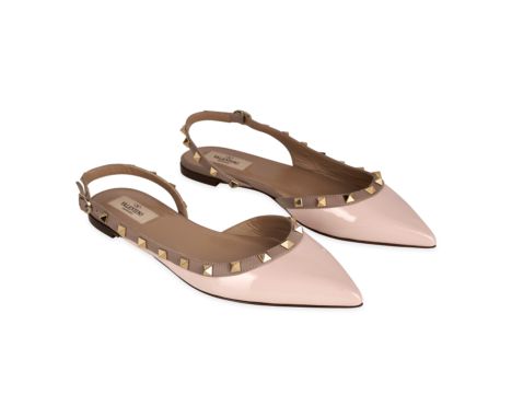 VALENTINO ROCKSTUD SLINGBACK FLATS Condition grade A - unworn. Size 39. Pale pink patent leather slingback flats with ‘poudre