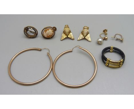 Two pairs of 9ct gold earrings, both a/f, 4.1g, a pair of hoop earrings, a/f, a pair of silver gilt fly earrings and a mourni