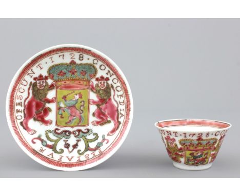 A Chinese porcelain famille rose armorial cup and saucer with VOC coat of arms, dated 1728 Dia: 10,5 cm (the saucer), H: 4 cm