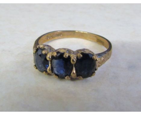 9ct gold 3 stone sapphire ring size K/L 