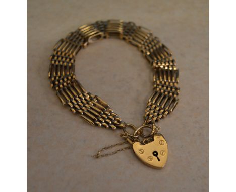 9ct gold gate bracelet with padlock, approx weight 20.9g