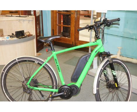 Raleigh gents electric bike strada trial sports electric with charger & accessories (Good all round condition)