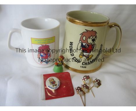 1966 WORLD CUP Small miscellany including a large ceramic tankard with the World Cup Willie emblem World Cup Championship 199