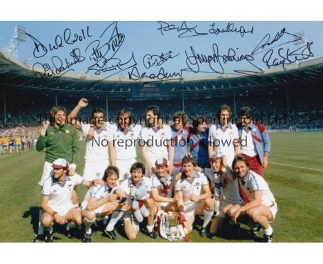 WEST HAM      Autographed col 12 x 8 photo, showing West Ham United players celebrating with the FA Cup after a memorable 1-0