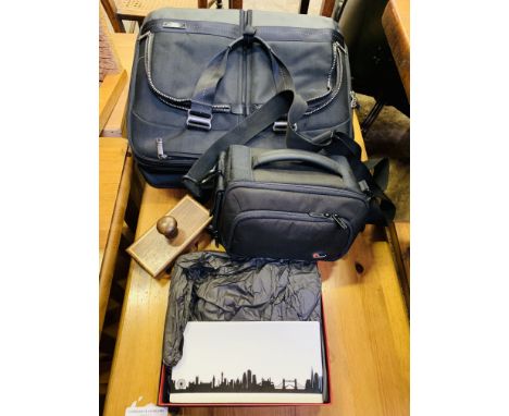 Samsonite roller case; Dunhill ink blotter; Inkerman boxed wall plate; and a JVC 35X camcorder complete with charger, battery