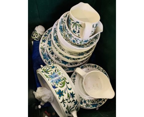 Quantity of Midwinter tableware, approximately 75 pieces.  Estimate £40-80.
