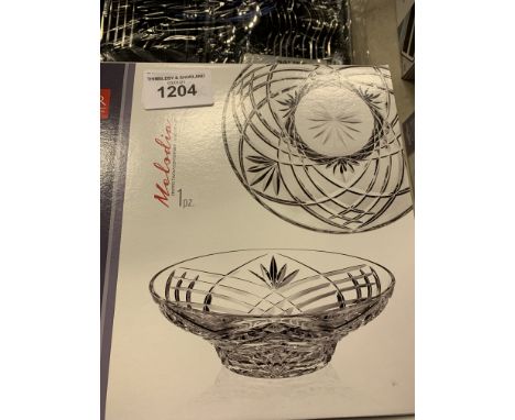 Melodia crystal centrepiece bowl. This item carries VAT. Estimate £12-20.