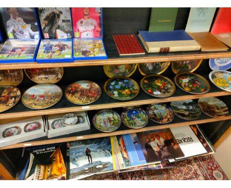 2 shelf of collector plates . 