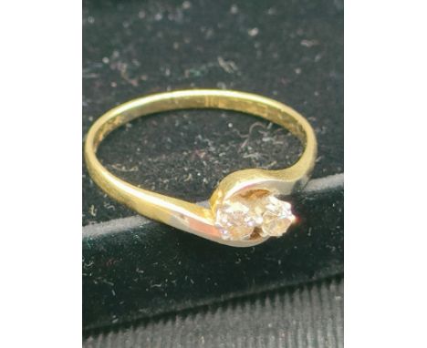 18ct gold 2 stone diamond ring . 