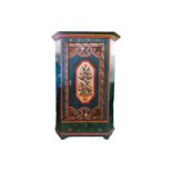 Kleiner Bauernschrank, abgeschrägt, 2. Bemalung, datiert 1830, L 123, B 54, H 185, kein Versand, für