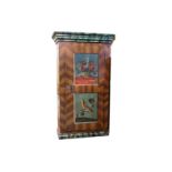 Eintüriger Bauernschrank, abgeschrägt, Originalbemalung, Vogelmotiv, tw ausgebessert, mit
