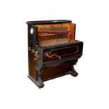 Klavier-Automat, mit Handkurbel und Holzwalze, uralt, intakt, Alterungsspuren, Kasten leicht