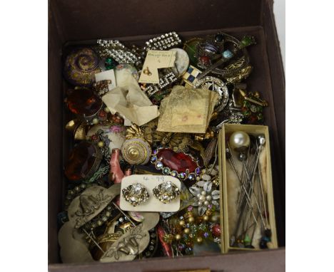 A quantity of decorative paste set brooches, metalwork brooches, ceramic buttons; hat pins & other items