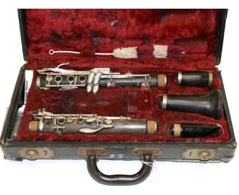Boosey & Hawkes Imperial 926 Clarinet no.100074 with mouthpiece, in hard caserequires full overhaul to put into playing condi