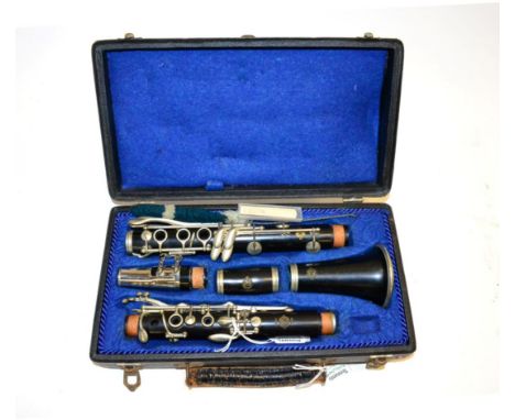 Selmer Bb Clarinet Made in France, both joints show matching serial no.N1604, in slimline case, with Selmer HS** mouthpiece; 