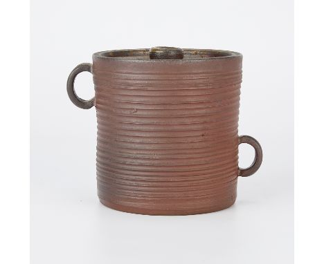Japanese Bizen ware Mizusashi tea ceremony water jar, of Hitoe-Guchi form with two handles at differing heights and a lid. Ma