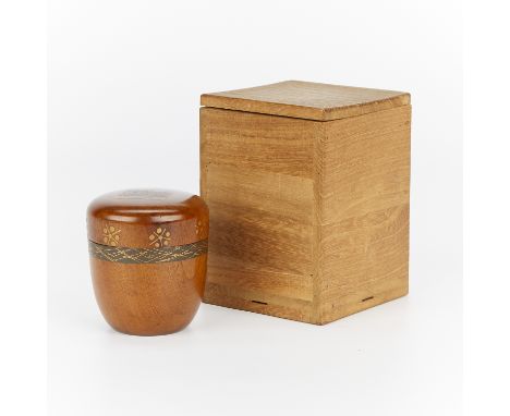 Japanese lacquered boxwood Natsume tea caddy, 19th century, Edo to Meiji period. With an inlaid decoration of bamboo shoots. 