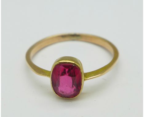 A yellow metal and ruby ring, 1.9g, N