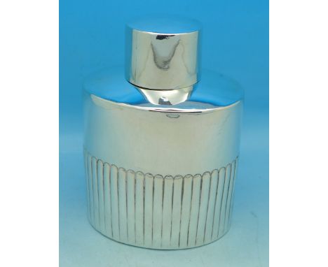 A Victorian silver caddy, Sheffield 1887, Thomas Bradbury III & John S. Henderson, 128g