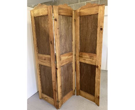 A 3 sectional vintage wooden folding screen. Hinges in need of attention. Approx. 191cm tall.