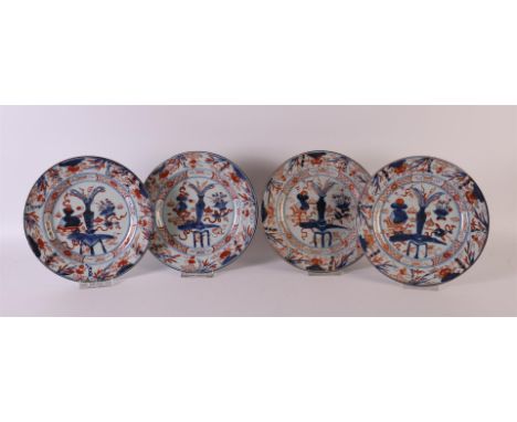 A series of four porcelain Chinese Imari plates, China, Kangxi, around 1700. Blue/red, partly gold heightened decor of flower