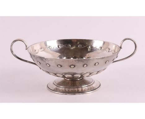 A second grade 835/1000 silver Art Deco chocolate dish with ears, year letter 1929. Presumed maker's mark: Schoorl, E. / Peet