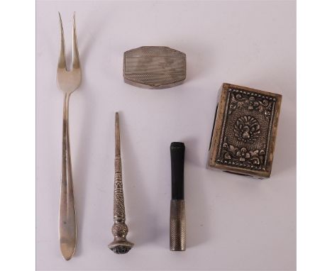 A lot of various silver, including pill box, match holder and cigarette holder, including 19th century, to. 5x.