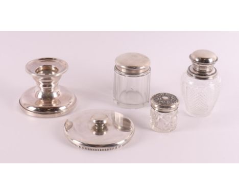 A lot of various silver, including crystal tea caddy with silver frame, 20th century, to. 5x.