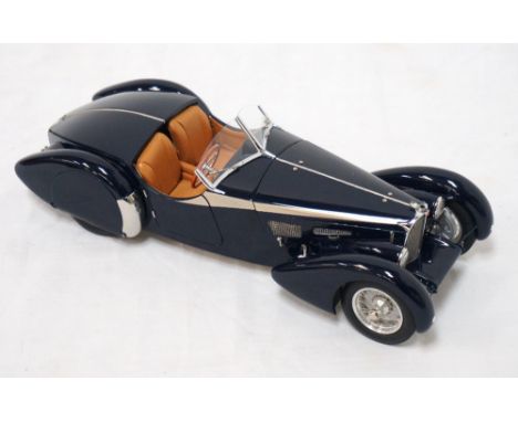 CMC CLASSIC MODEL CARS DIECAST MODEL OF A BUGATTI 57 SC 1938 CORSICA ROADSTER1:18 scale, with information booklet