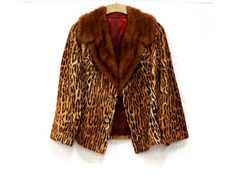 VINTAGE LADY'S OCELOT FUR JACKET
with mink collar and with pockets
