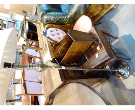 Lamp table and magazine rack