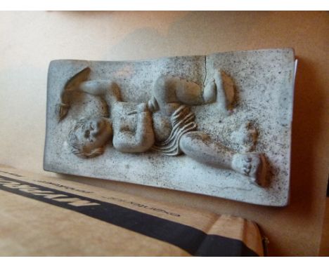 Victorian Spode cherub wall plaque, A/F H: 21 x 10 cm