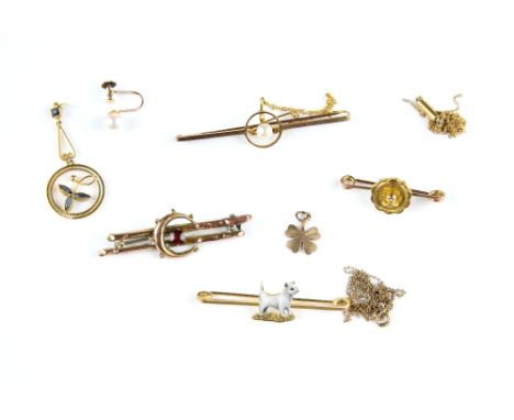 Selection of jewellery comprising a circular floral bar brooch, marked as 18 ct and pin testing as 14 ct; together with an en