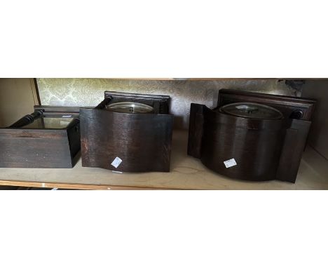 An Edwardian oak mantle by Richardson’s, Leicester; another oak Junghans Wurttemberg mantle clock; another American oak mantl