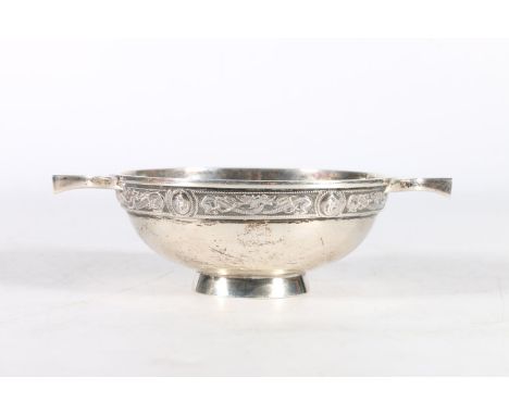 Scottish silver quaich with Celtic knot dragon and boss band by Hamilton and Inches, Edinburgh, 1970, 14.5cm across the handl