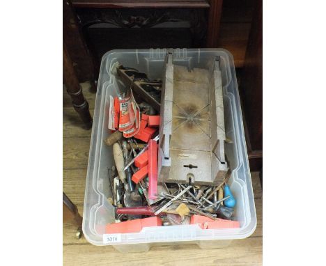 Various wood working tools including planes, spoke shave etc