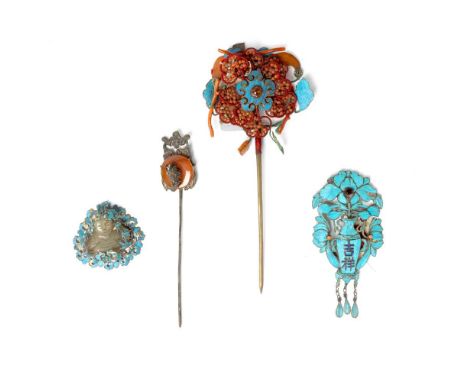 GROUP OF FOUR HAIR ORNAMENTS  QING DYNASTY, 19TH CENTURY   清 點翠髮飾（一組四件） comprising: two hairpins ornately decorated with king