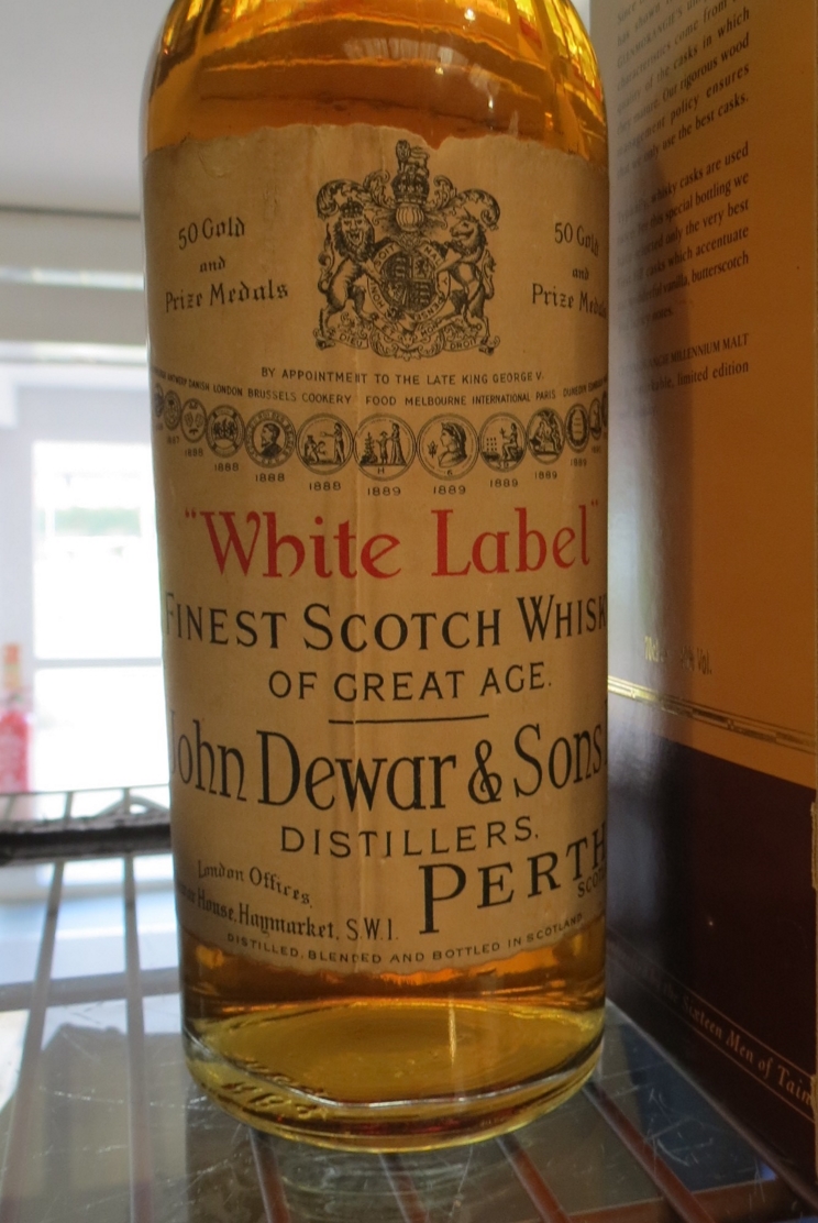 John Dewar & Sons Ltd, Distillers Perth Scotland "White Label" Finest