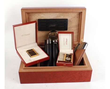 A Gentili humidor, w. 30 cm containing a Dupont lacquered lighter and matching cigar cutter, both with original boxes and pap